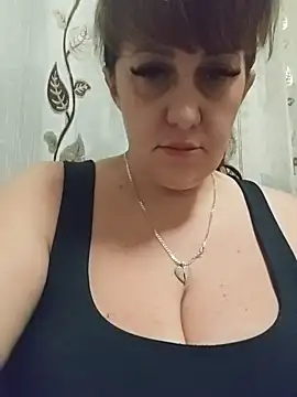 AvaLloyd online show from December 2025 02:08:02 AM