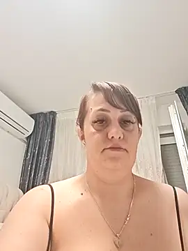 AvaLloyd online show from March 2026 02:44:02 AM