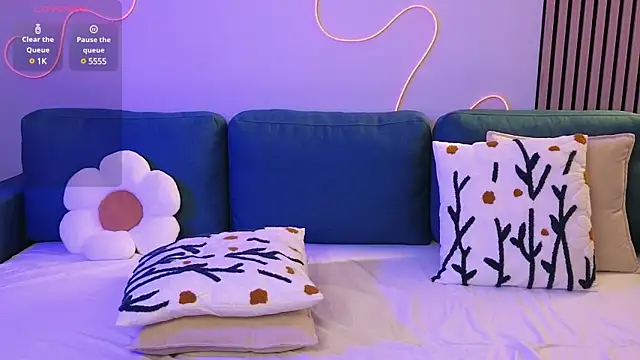 Ester Hill online show from February 2025 01:57:01 AM