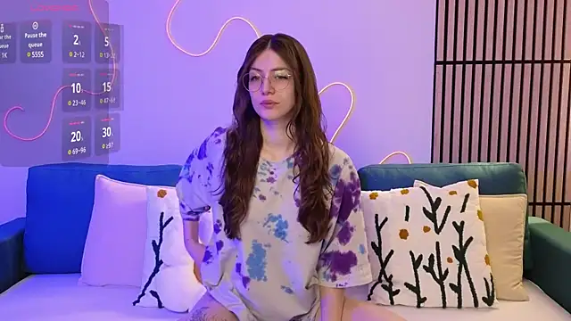 Ester Hill online show from February 2025 09:09:01 PM