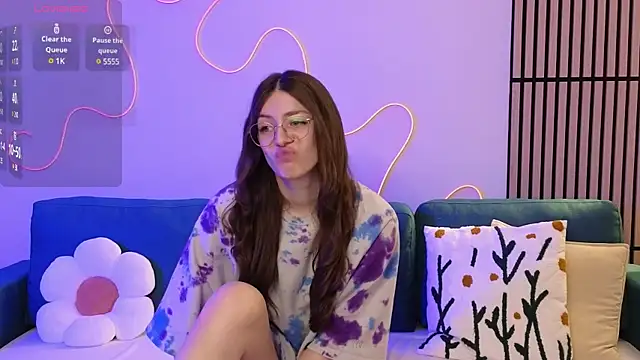 Ester Hill online show from February 2025 12:14:01 AM