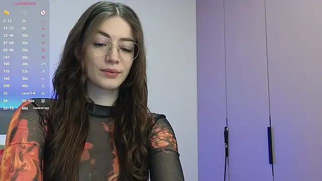 Ester Hill online show from October 2025 10:32:01 PM