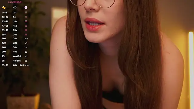 Ester Hill online show from November 2025 01:27:02 AM