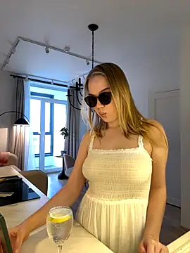 Snapshot of Little_Forest_ELF chatting on November 2025 06:13:01 AM Little Forest ELF online show from November 2025 06:13:01 AM