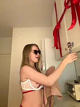 Snapshot of Little_Forest_ELF chatting on December 2025 01:37:02 PM Little Forest ELF online show from December 2025 01:37:02 PM