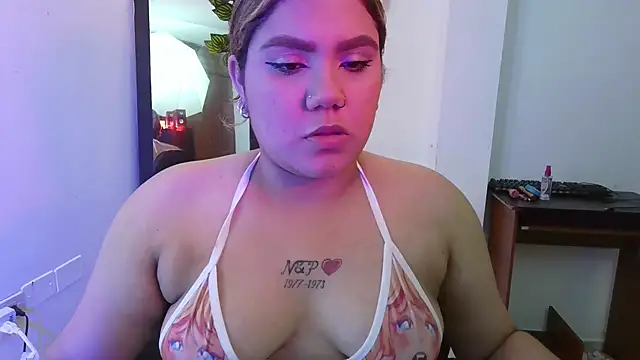 Snapshot of moon_sunflower chatting on June 2026 12:22:02 PM moon sunflower online show from June 2026 12:22:02 PM