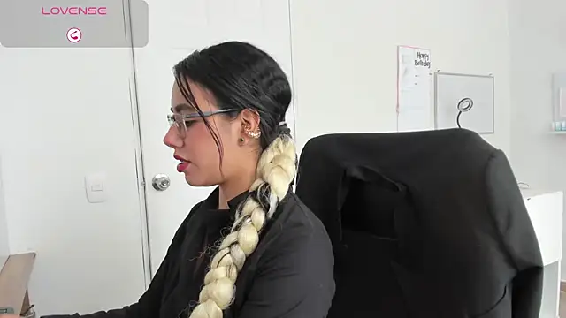 Snapshot of susana_monroy chatting on October 2025 07:15:01 PM susana monroy online show from October 2025 07:15:01 PM