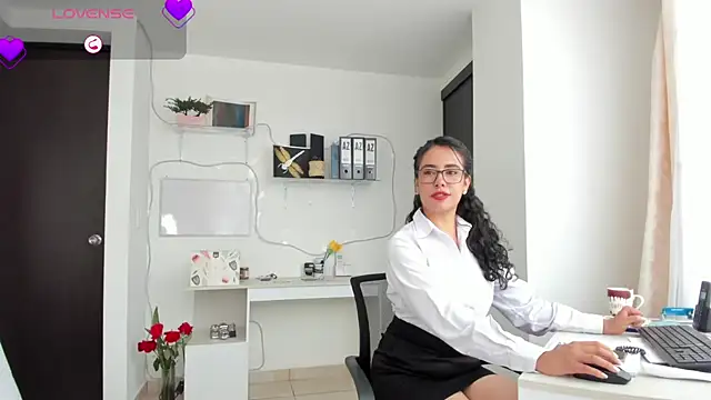 Snapshot of susana_monroy chatting on April 2026 07:16:01 PM susana monroy online show from April 2026 07:16:01 PM