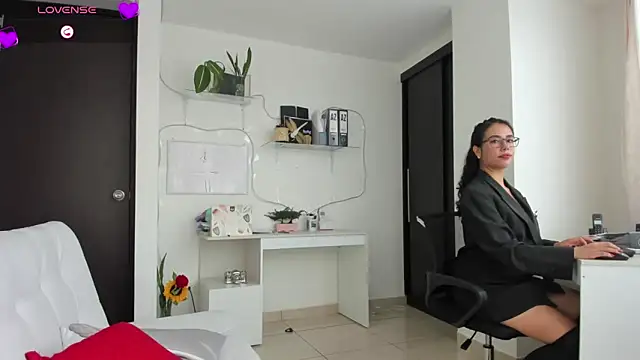 Snapshot of susana_monroy chatting on May 2026 06:58:01 PM susana monroy online show from May 2026 06:58:01 PM
