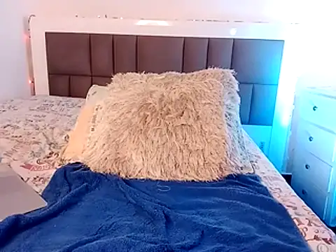 nicolaskan online show from October 2025 04:27:02 PM