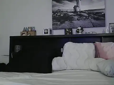 CrystalLakeXO online show from February 2025 08:29:01 AM