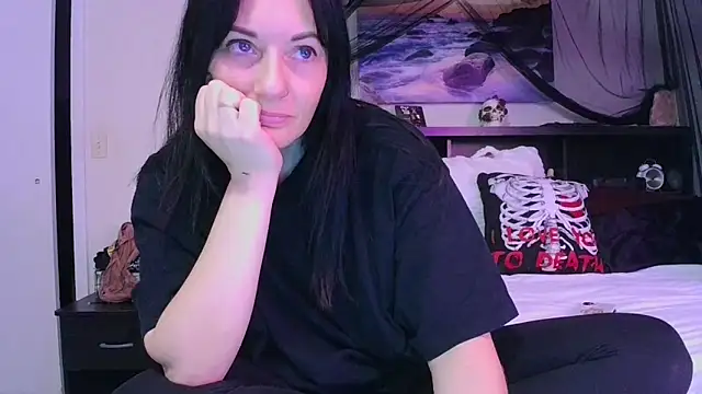 CrystalLakeXO online show from April 2026 09:09:02 PM