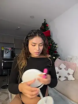 SaraParisi online show from December 2025 10:27:02 PM