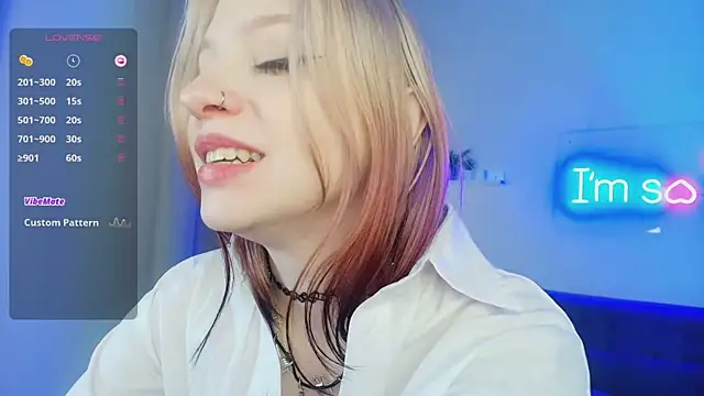 Snapshot of arielabradberry chatting on February 2026 02:10:01 PM arielabradberry online show from February 2026 02:10:01 PM