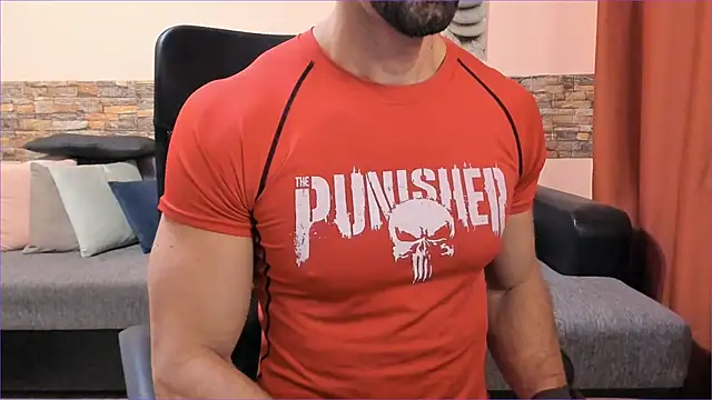 Snapshot of HotHunkTrainer chatting on November 2025 08:14:02 AM HotHunkTrainer online show from November 2025 08:14:02 AM