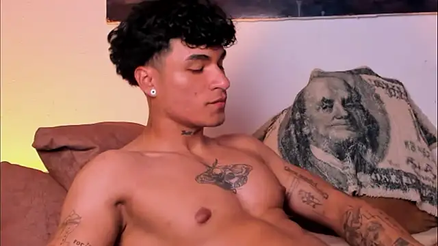 Snapshot of Thomas_Fit1 chatting on March 2025 08:31:02 PM Thomas Fit1 online show from March 2025 08:31:02 PM