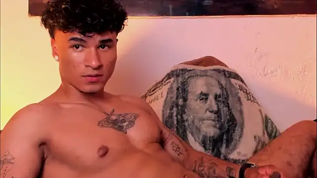 Snapshot of Thomas_Fit1 chatting on March 2025 03:05:02 AM Thomas Fit1 online show from March 2025 03:05:02 AM