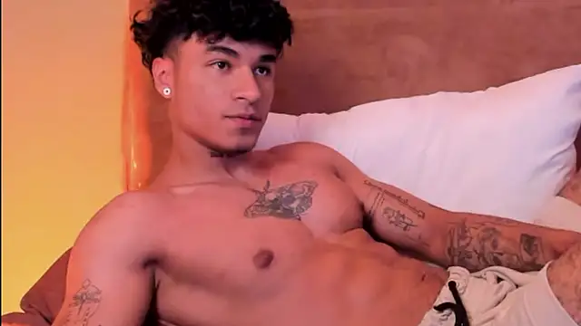 Snapshot of Thomas_Fit1 chatting on March 2025 07:14:02 PM Thomas Fit1 online show from March 2025 07:14:02 PM