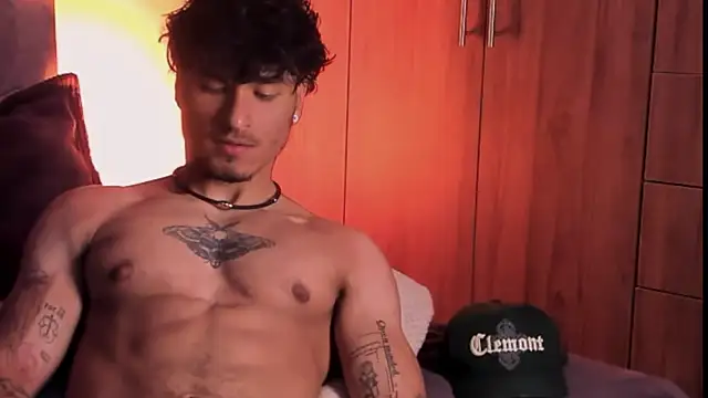 Snapshot of Thomas_Fit1 chatting on September 2025 05:31:01 AM Thomas Fit1 online show from September 2025 05:31:01 AM