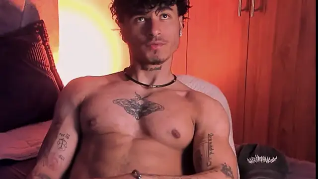 Snapshot of Thomas_Fit1 chatting on September 2025 03:52:01 AM Thomas Fit1 online show from September 2025 03:52:01 AM