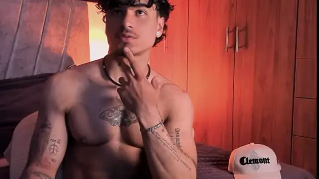 Snapshot of Thomas_Fit1 chatting on September 2025 11:39:02 PM Thomas Fit1 online show from September 2025 11:39:02 PM