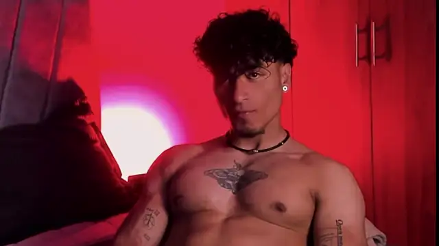 Snapshot of Thomas_Fit1 chatting on October 2025 04:19:02 AM Thomas Fit1 online show from October 2025 04:19:02 AM