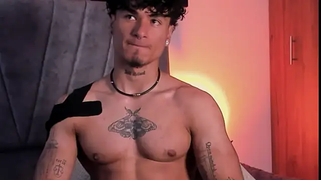 Snapshot of Thomas_Fit1 chatting on October 2025 09:01:01 PM Thomas Fit1 online show from October 2025 09:01:01 PM