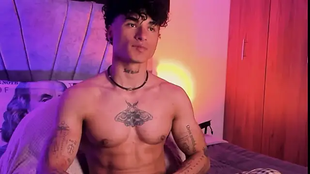 Snapshot of Thomas_Fit1 chatting on October 2025 09:48:01 PM Thomas Fit1 online show from October 2025 09:48:01 PM