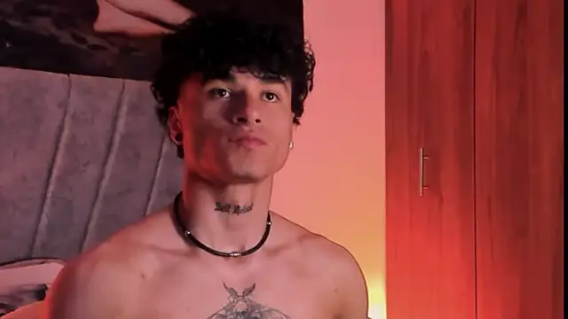 Snapshot of Thomas_Fit1 chatting on October 2025 11:16:01 PM Thomas Fit1 online show from October 2025 11:16:01 PM