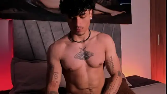 Snapshot of Thomas_Fit1 chatting on November 2025 05:07:02 AM Thomas Fit1 online show from November 2025 05:07:02 AM