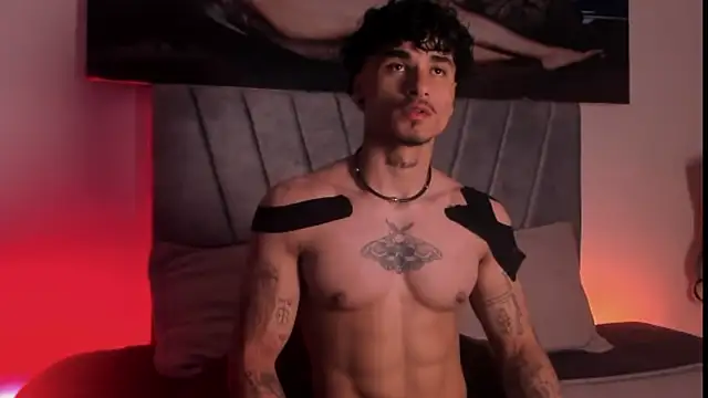 Snapshot of Thomas_Fit1 chatting on November 2025 04:47:01 AM Thomas Fit1 online show from November 2025 04:47:01 AM