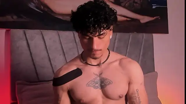 Snapshot of Thomas_Fit1 chatting on November 2025 02:14:02 AM Thomas Fit1 online show from November 2025 02:14:02 AM