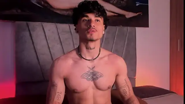 Snapshot of Thomas_Fit1 chatting on November 2025 04:26:02 AM Thomas Fit1 online show from November 2025 04:26:02 AM