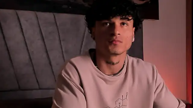 Snapshot of Thomas_Fit1 chatting on December 2025 02:50:01 AM Thomas Fit1 online show from December 2025 02:50:01 AM