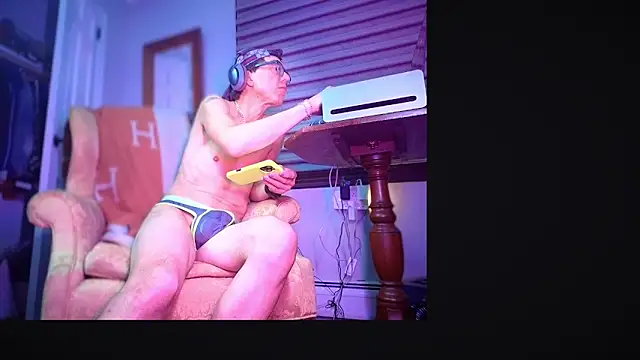 Snapshot of YouLikeBigDick9 chatting on December 2024 09:27:01 AM YouLikeBigDick9 online show from December 2024 09:27:01 AM