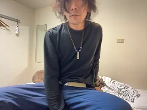 Snapshot of Katakuriko-Denpun chatting on November 2025 11:32:01 AM Katakuriko-Denpun online show from November 2025 11:32:01 AM