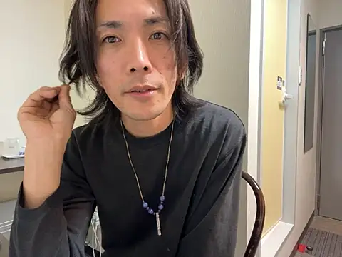 Snapshot of Katakuriko-Denpun chatting on November 2025 12:05:02 PM Katakuriko-Denpun online show from November 2025 12:05:02 PM