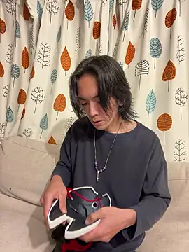 Snapshot of Katakuriko-Denpun chatting on December 2025 01:49:02 PM Katakuriko-Denpun online show from December 2025 01:49:02 PM