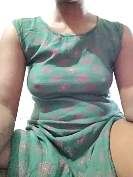 rituporna2004 online show from November 2025 03:18:02 AM