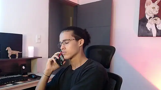 Snapshot of alejo_x3 chatting on January 2025 11:43:01 PM alejo x3 online show from January 2025 11:43:01 PM