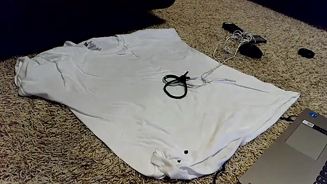 Snapshot of femgui69 chatting on December 2025 09:46:02 PM femgui69 online show from December 2025 09:46:02 PM