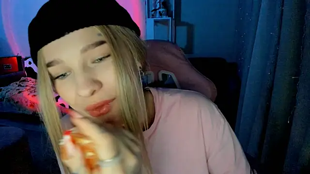 Ledy WWWII online show from December 2024 03:00:02 PM