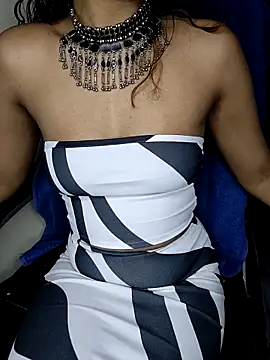 Snapshot of Leeeezzzz_roy chatting on October 2025 07:01:02 PM Leeeezzzz roy online show from October 2025 07:01:02 PM