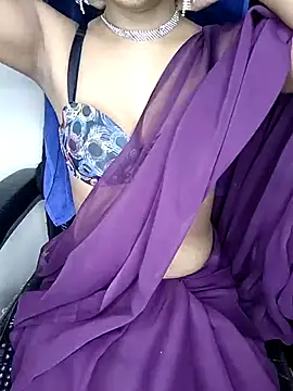 Snapshot of Leeeezzzz_roy chatting on October 2025 07:49:01 PM Leeeezzzz roy online show from October 2025 07:49:01 PM