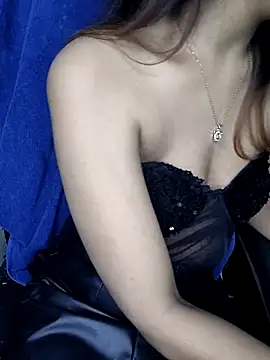 Snapshot of Leeeezzzz_roy chatting on November 2025 06:07:02 PM Leeeezzzz roy online show from November 2025 06:07:02 PM