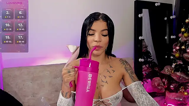 EmmaRusellx online show from December 2024 01:06:02 PM