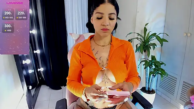 EmmaRusellx online show from October 2025 01:09:02 AM