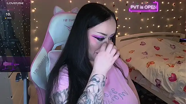 Snapshot of og_maddison chatting on December 2024 09:20:02 PM og maddison online show from December 2024 09:20:02 PM