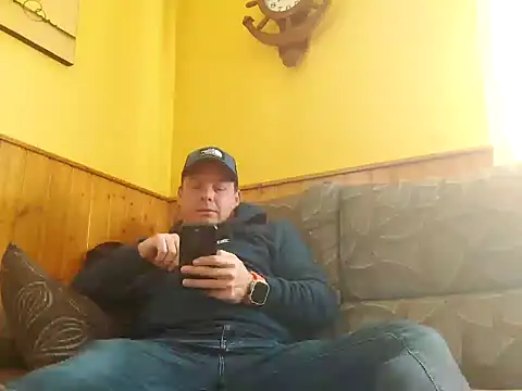 Jose HotLatino online show from March 2026 02:28:01 PM