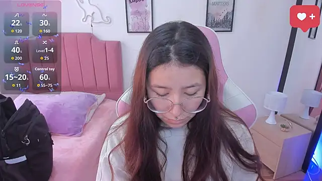 Amy joones online show from November 2025 01:14:02 PM